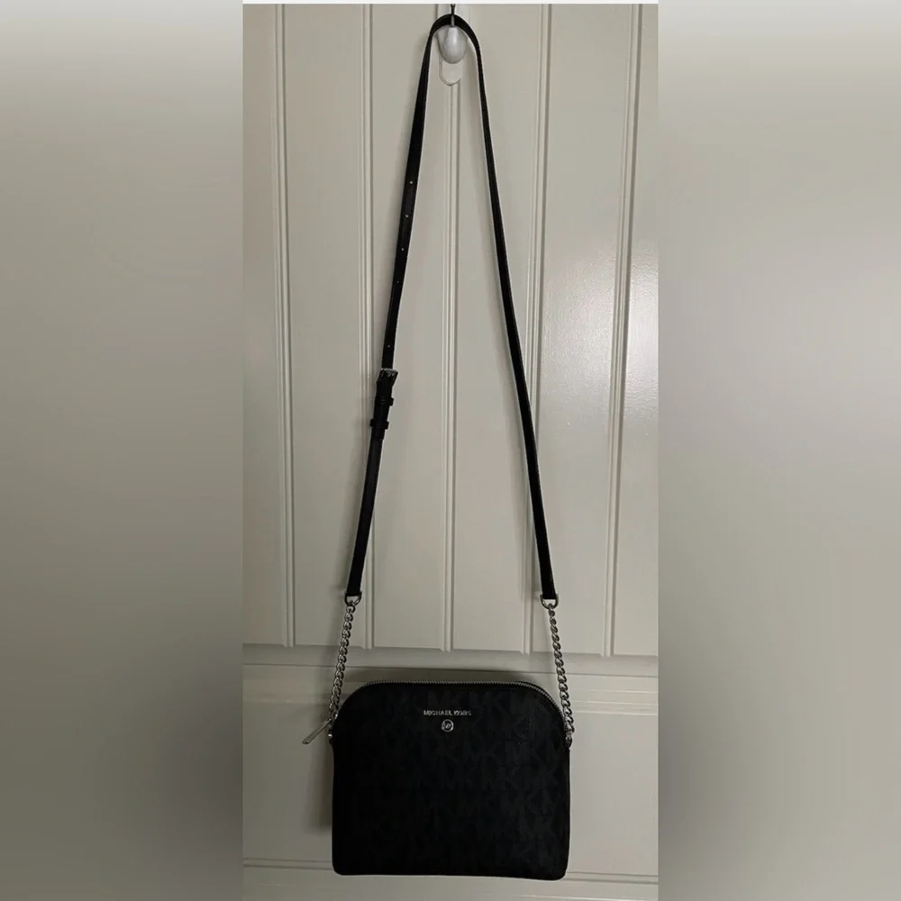 Michael Kors Jet Set Black Crossbody Bag • Chain Strap • Like New